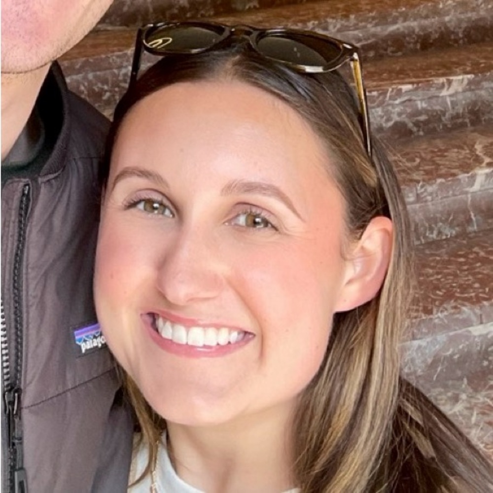 Meet your Posher, Yasmine